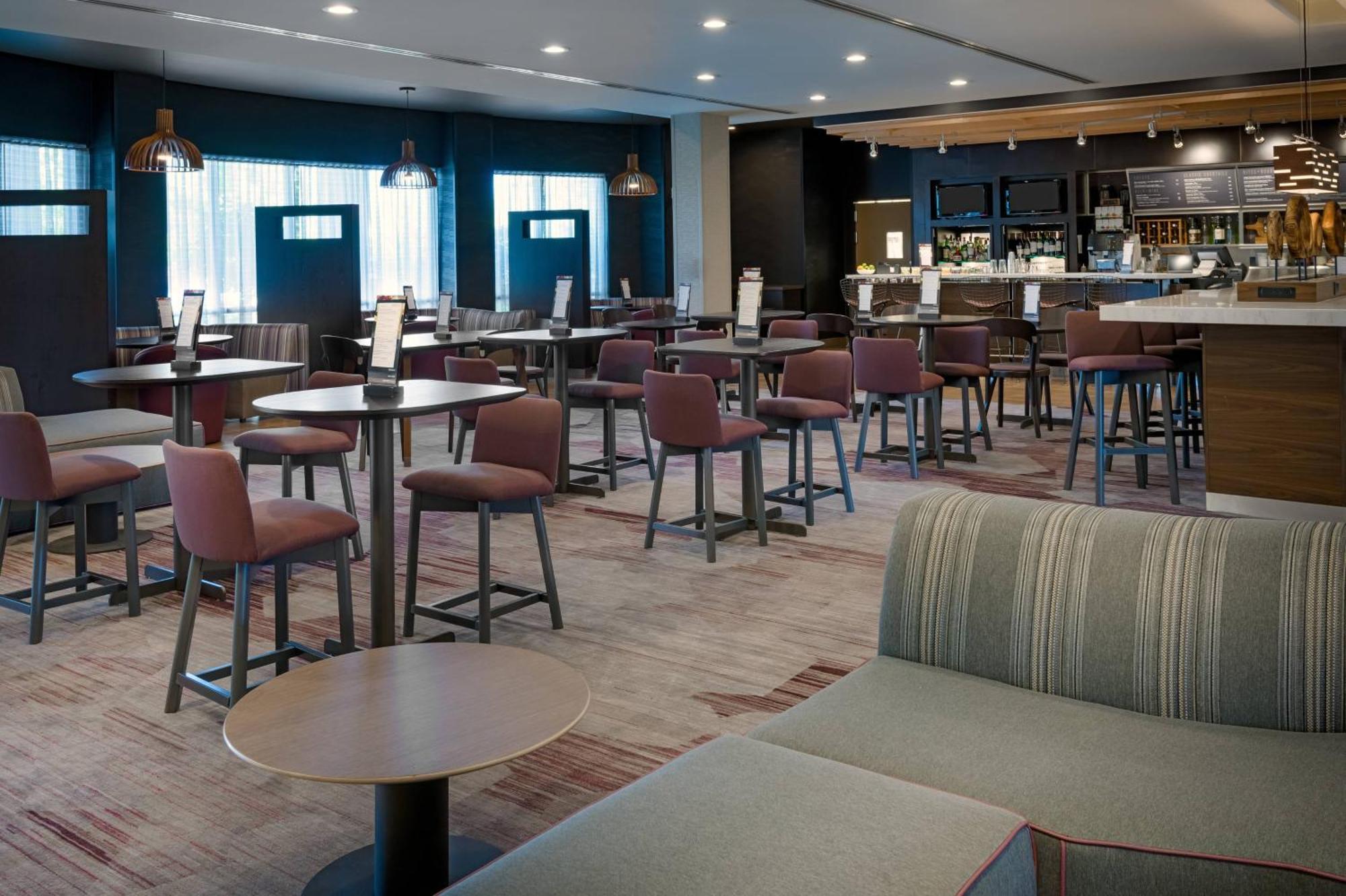 Courtyard By Marriott Buffalo Airport Чиктовага Экстерьер фото