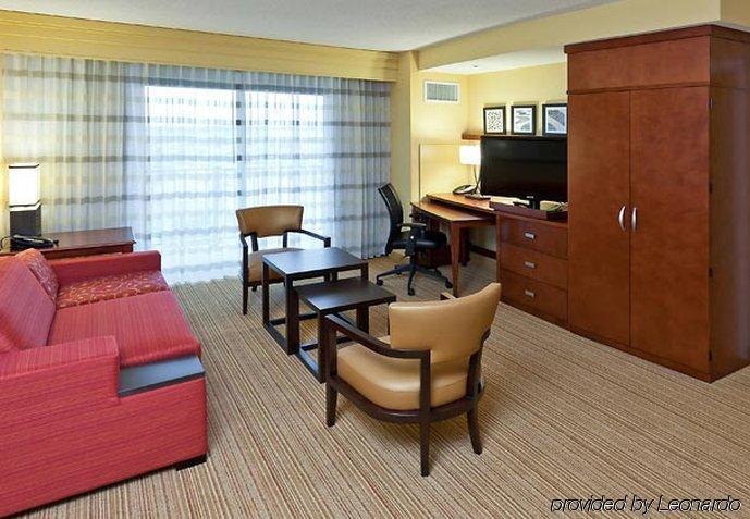 Courtyard By Marriott Buffalo Airport Чиктовага Номер фото