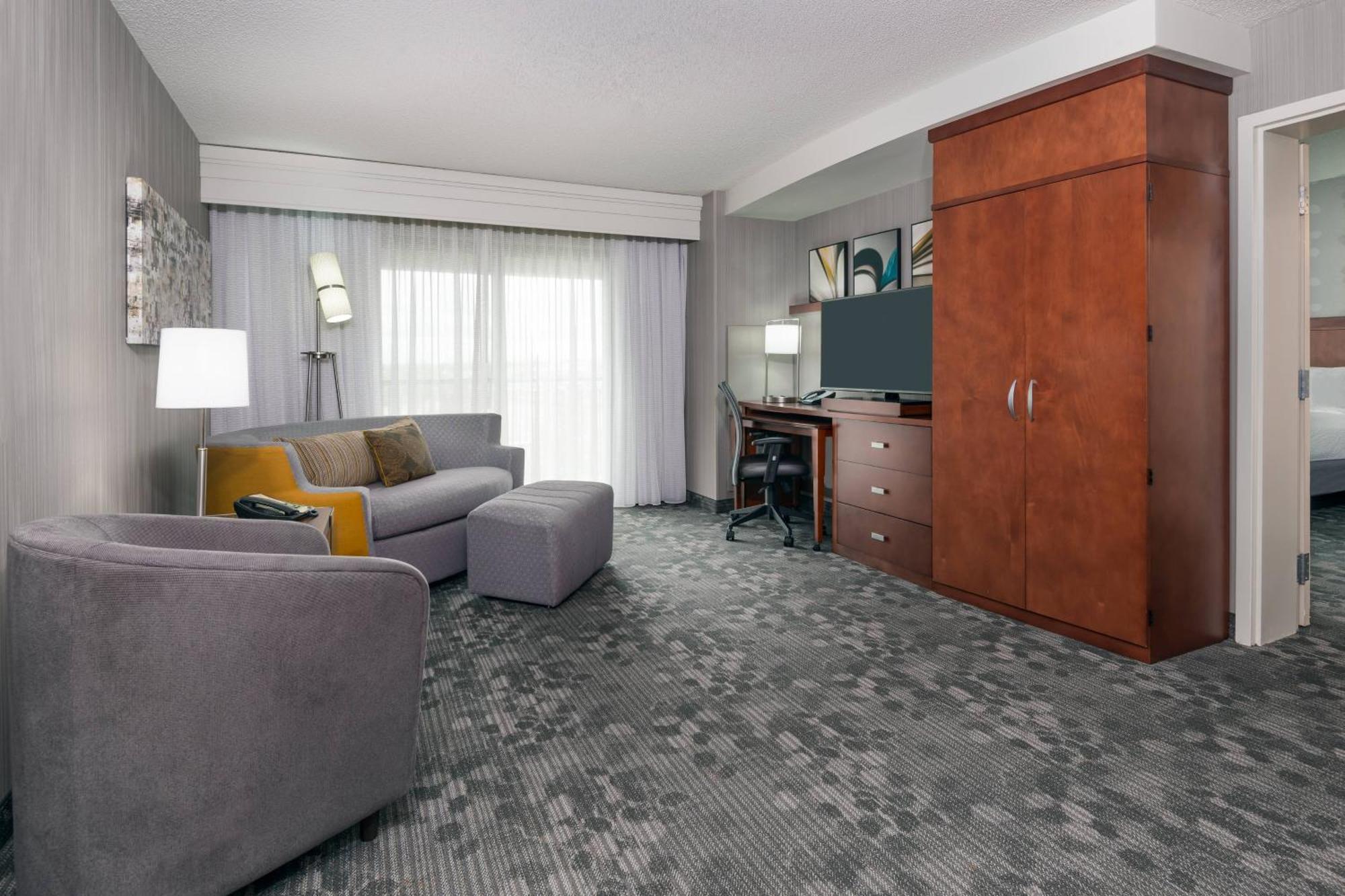 Courtyard By Marriott Buffalo Airport Чиктовага Экстерьер фото