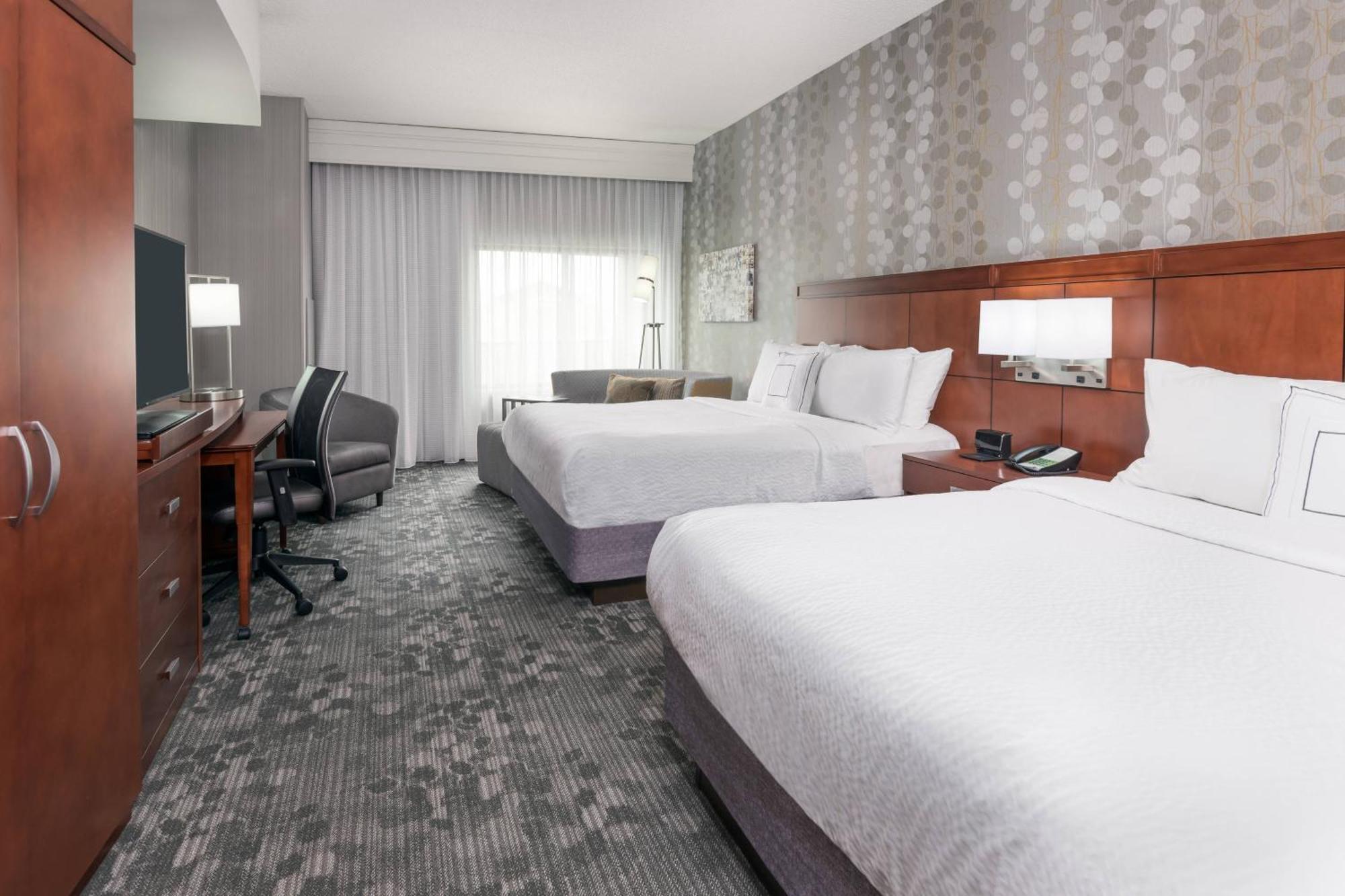 Courtyard By Marriott Buffalo Airport Чиктовага Экстерьер фото