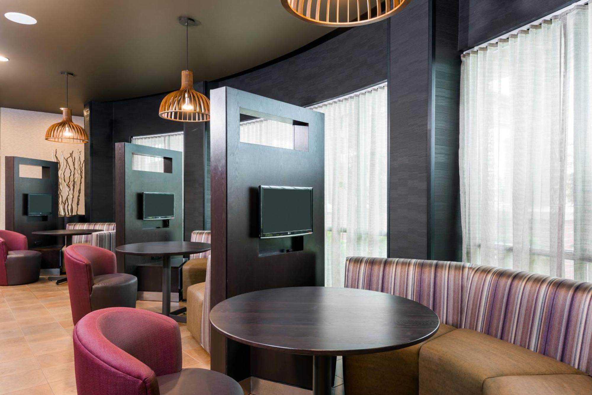 Courtyard By Marriott Buffalo Airport Чиктовага Экстерьер фото