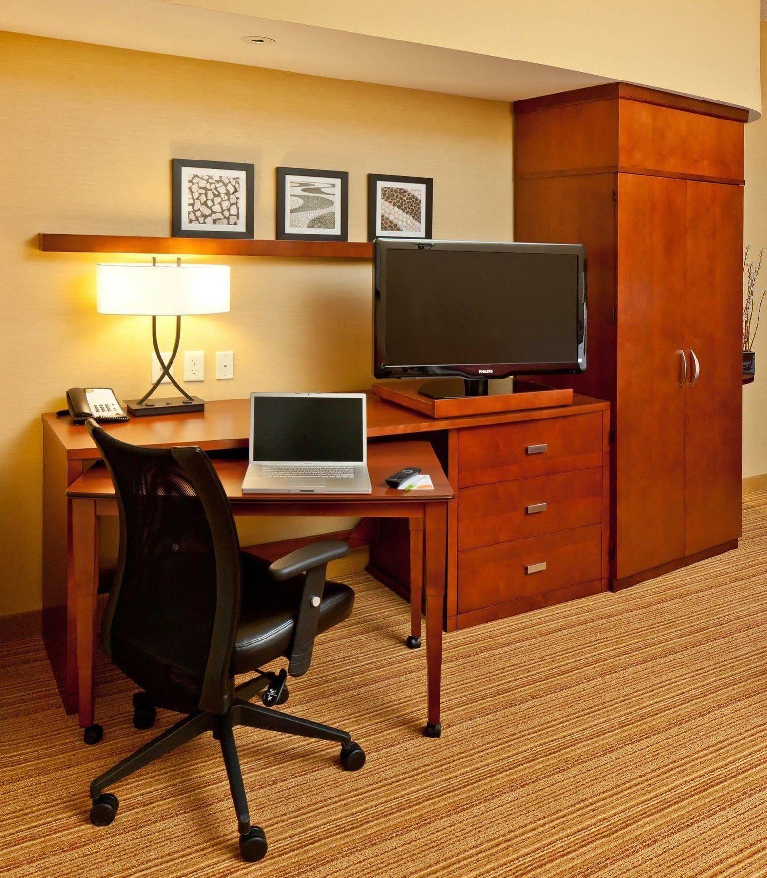 Courtyard By Marriott Buffalo Airport Чиктовага Номер фото
