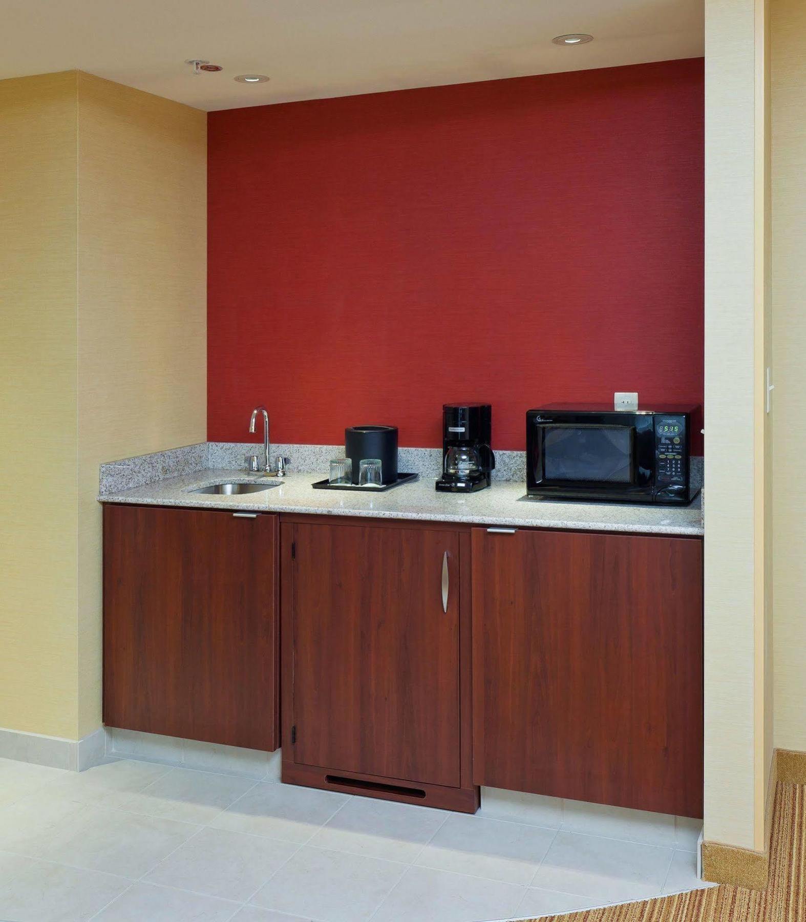 Courtyard By Marriott Buffalo Airport Чиктовага Экстерьер фото