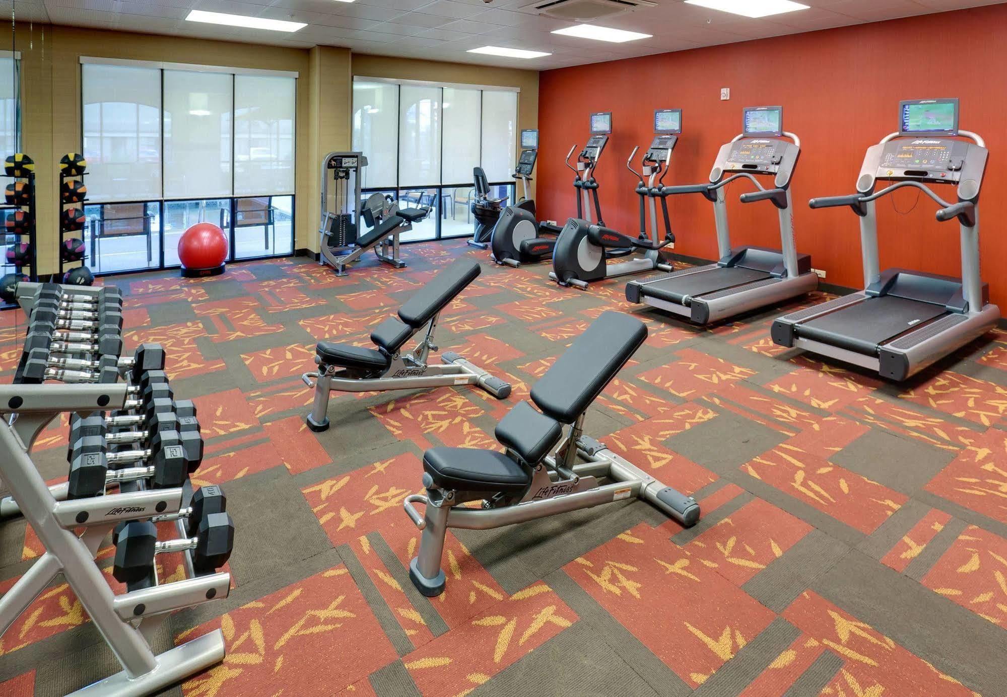 Courtyard By Marriott Buffalo Airport Чиктовага Экстерьер фото