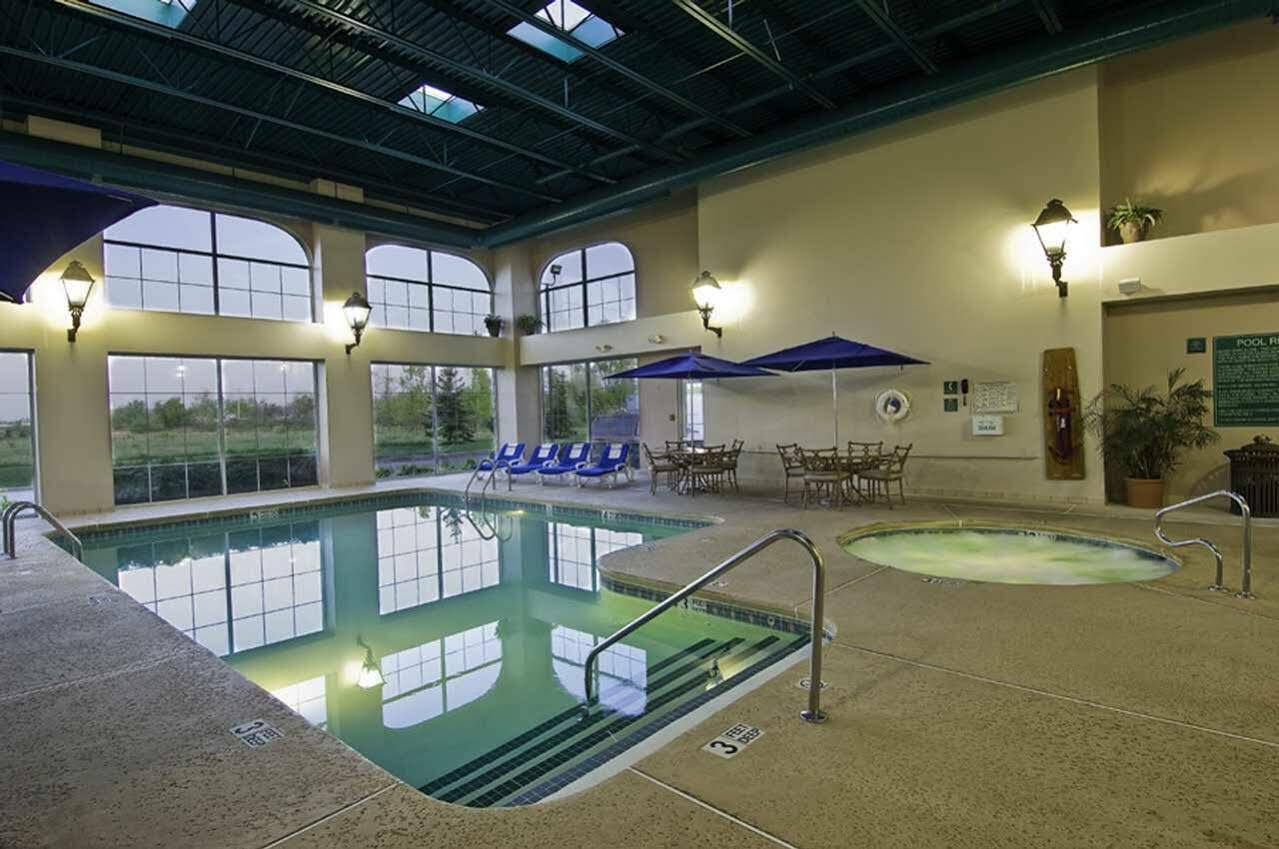 Courtyard By Marriott Buffalo Airport Чиктовага Экстерьер фото
